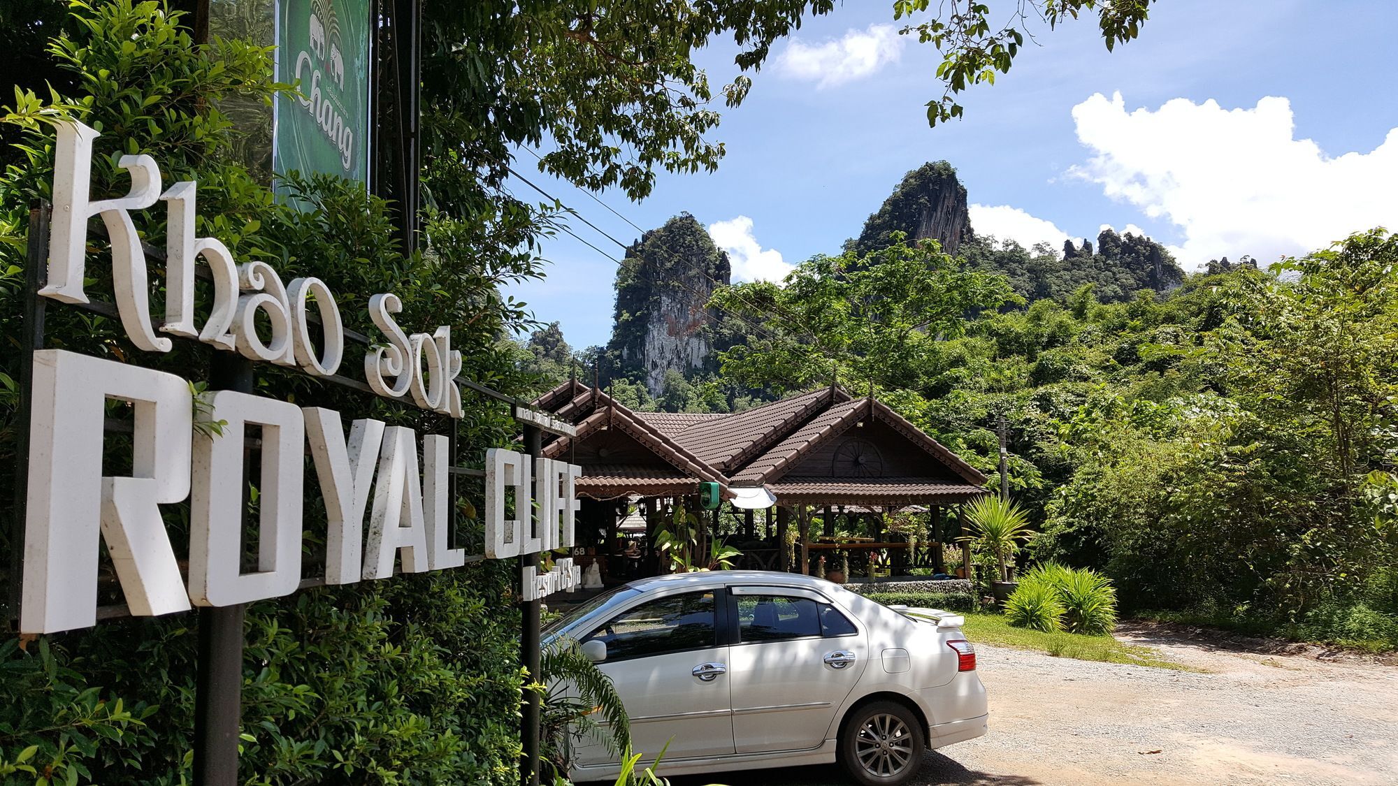 Montania Lifestyle Hotel Phanom Bagian luar foto