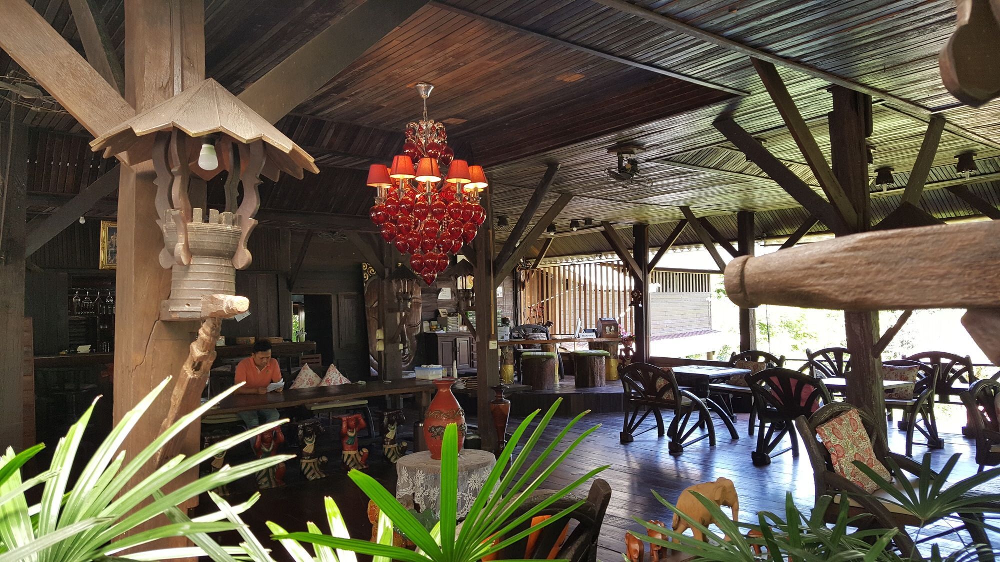 Montania Lifestyle Hotel Phanom Bagian luar foto