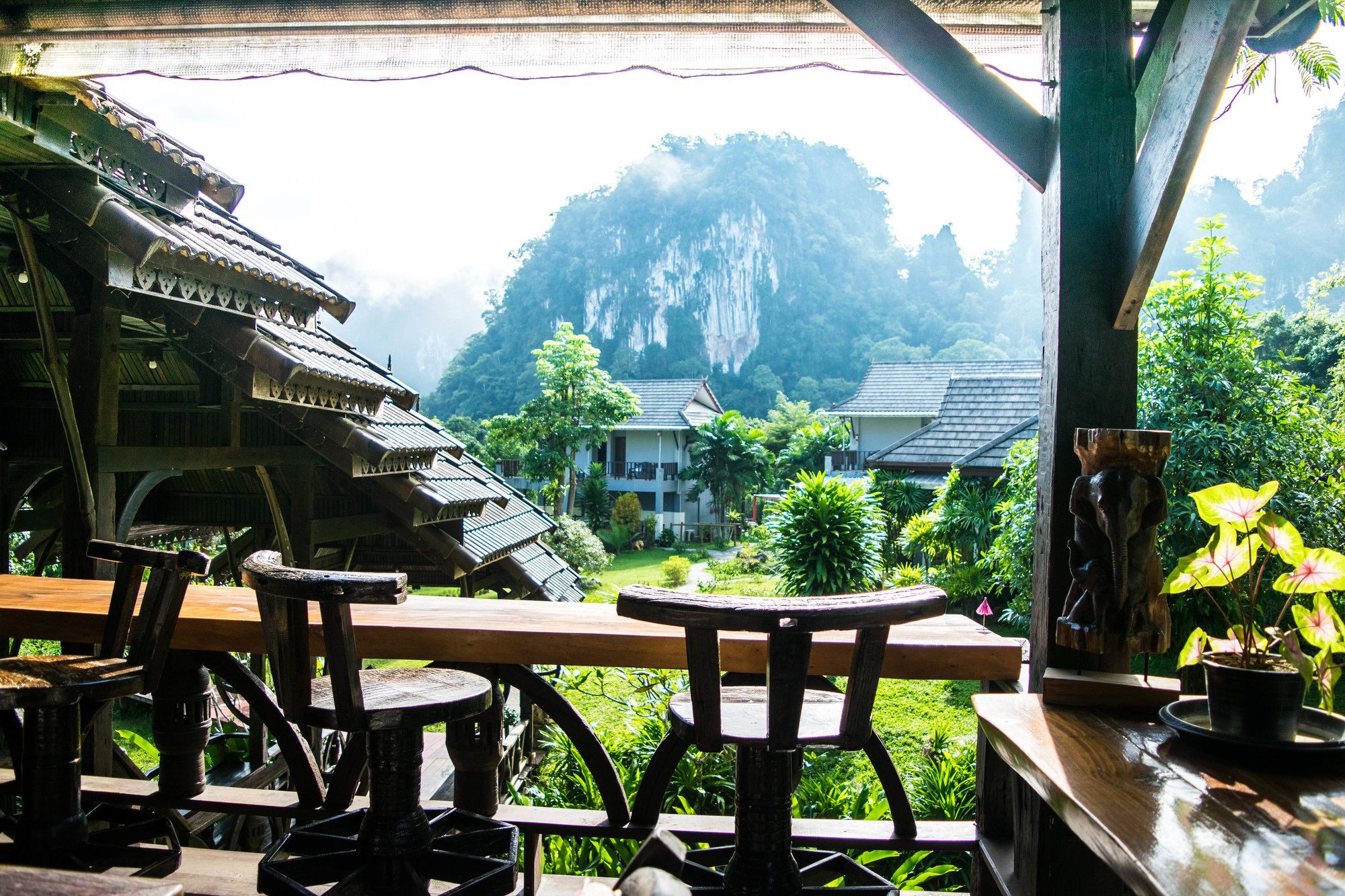 Montania Lifestyle Hotel Phanom Bagian luar foto