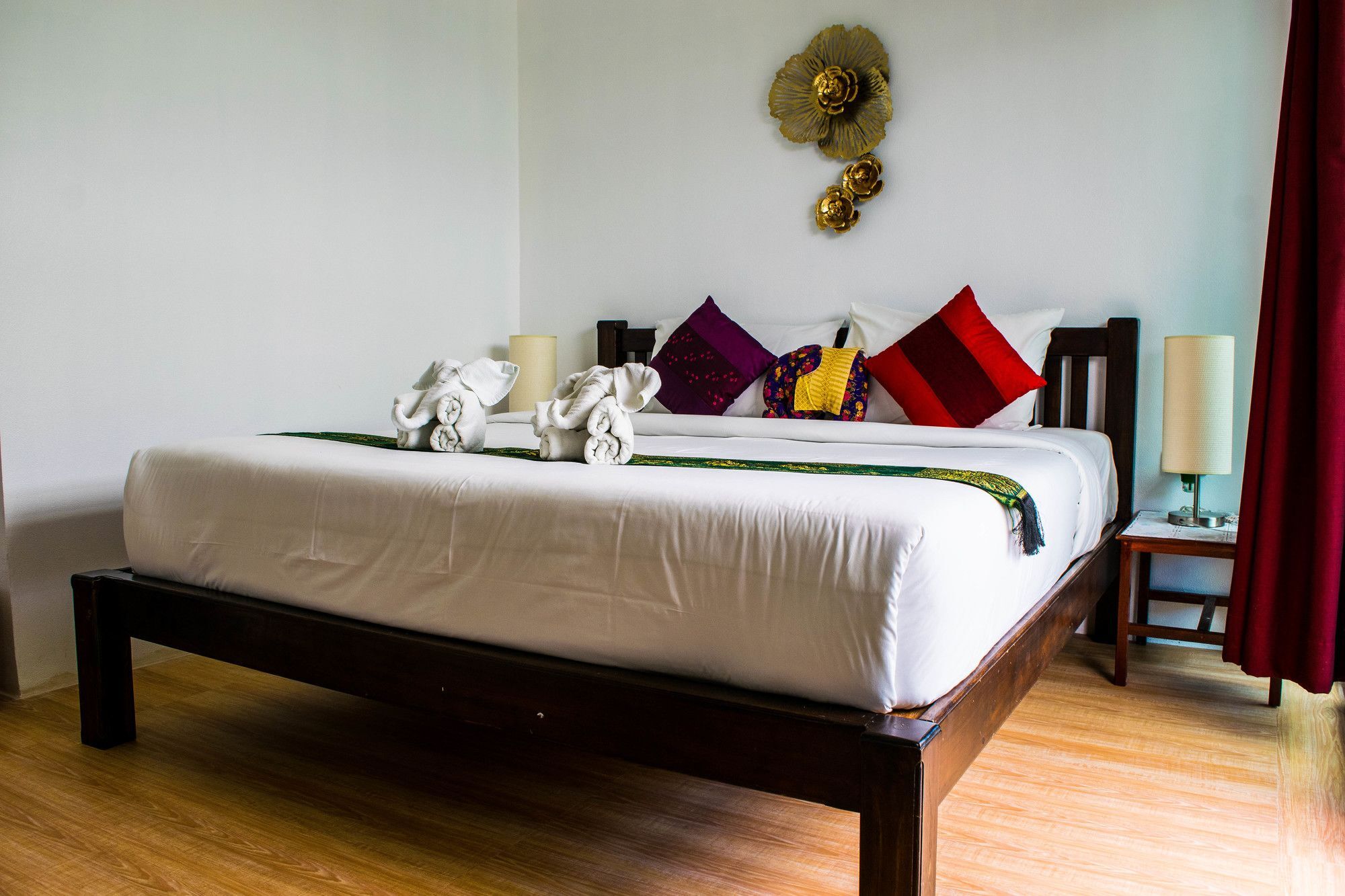 Montania Lifestyle Hotel Phanom Bagian luar foto
